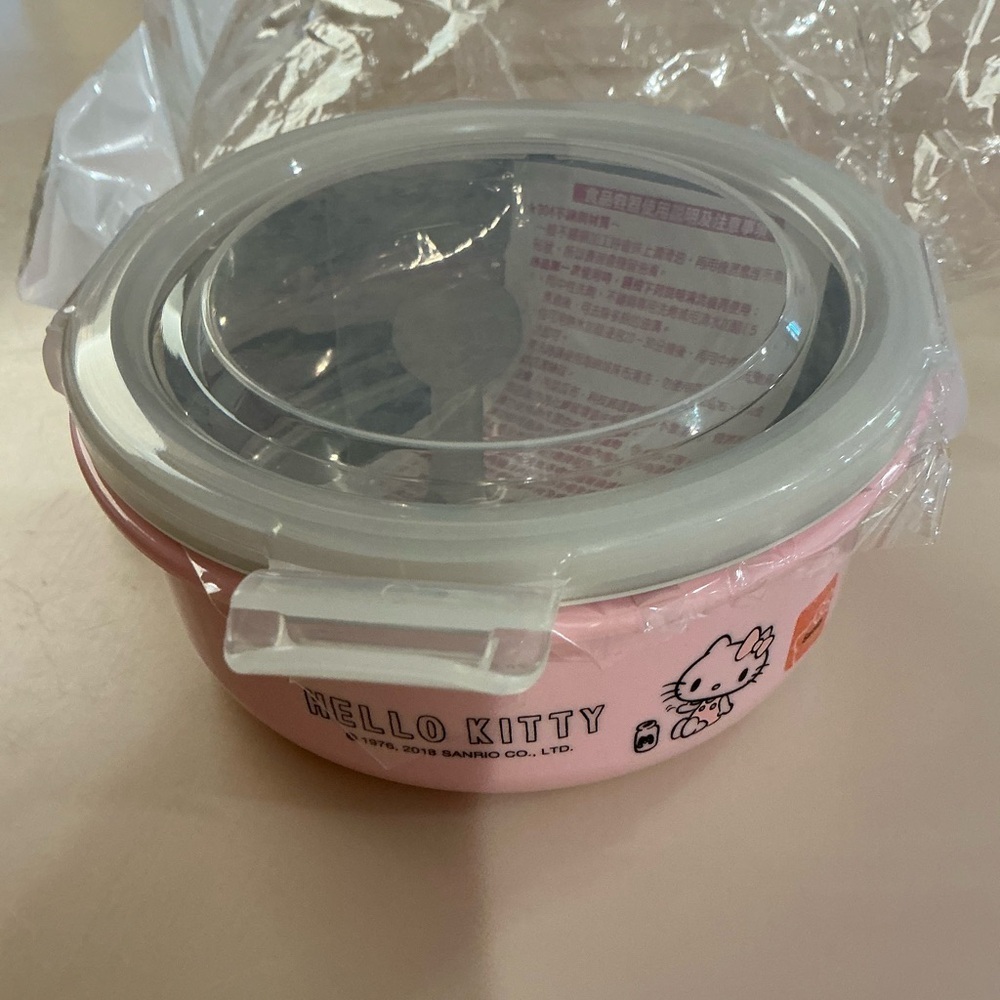 Sanrio Hello Kitty Stainless Steel Pink Bowl with Lid and Mini Spoons - Picture 3 of 11
